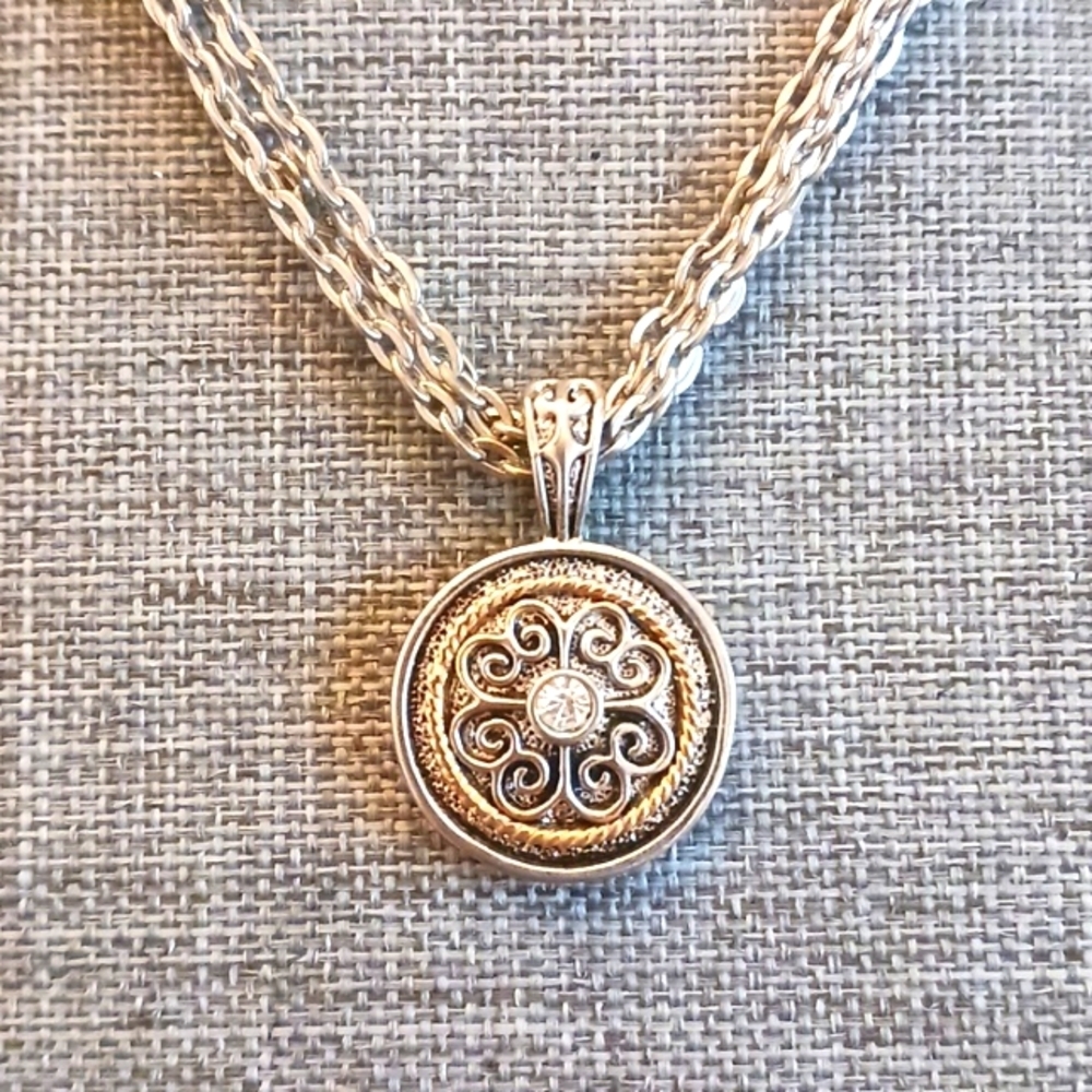 Elegant Silvertone Medallion Pendant w/ Crystal Necklace - Pre-loved (18"-21")
